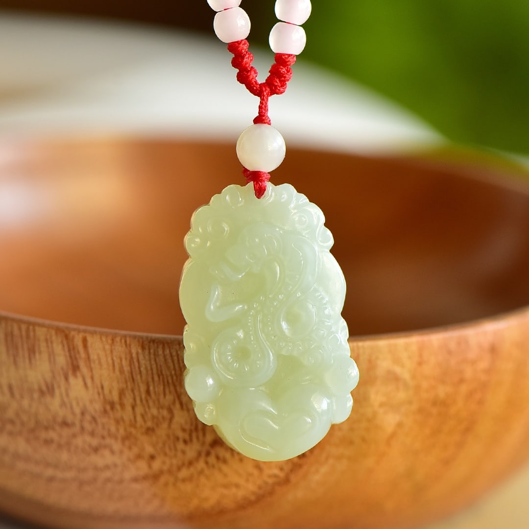 An Exquisite White Jade Snake Pattern Pendant - 4