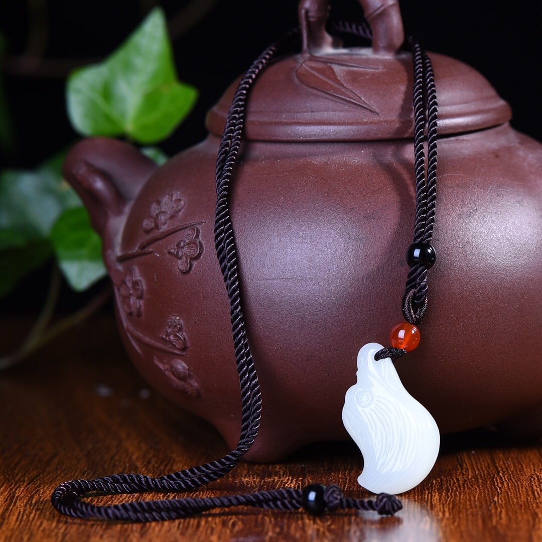 An Exquisite White Jade Eagle-head Pendant - 5