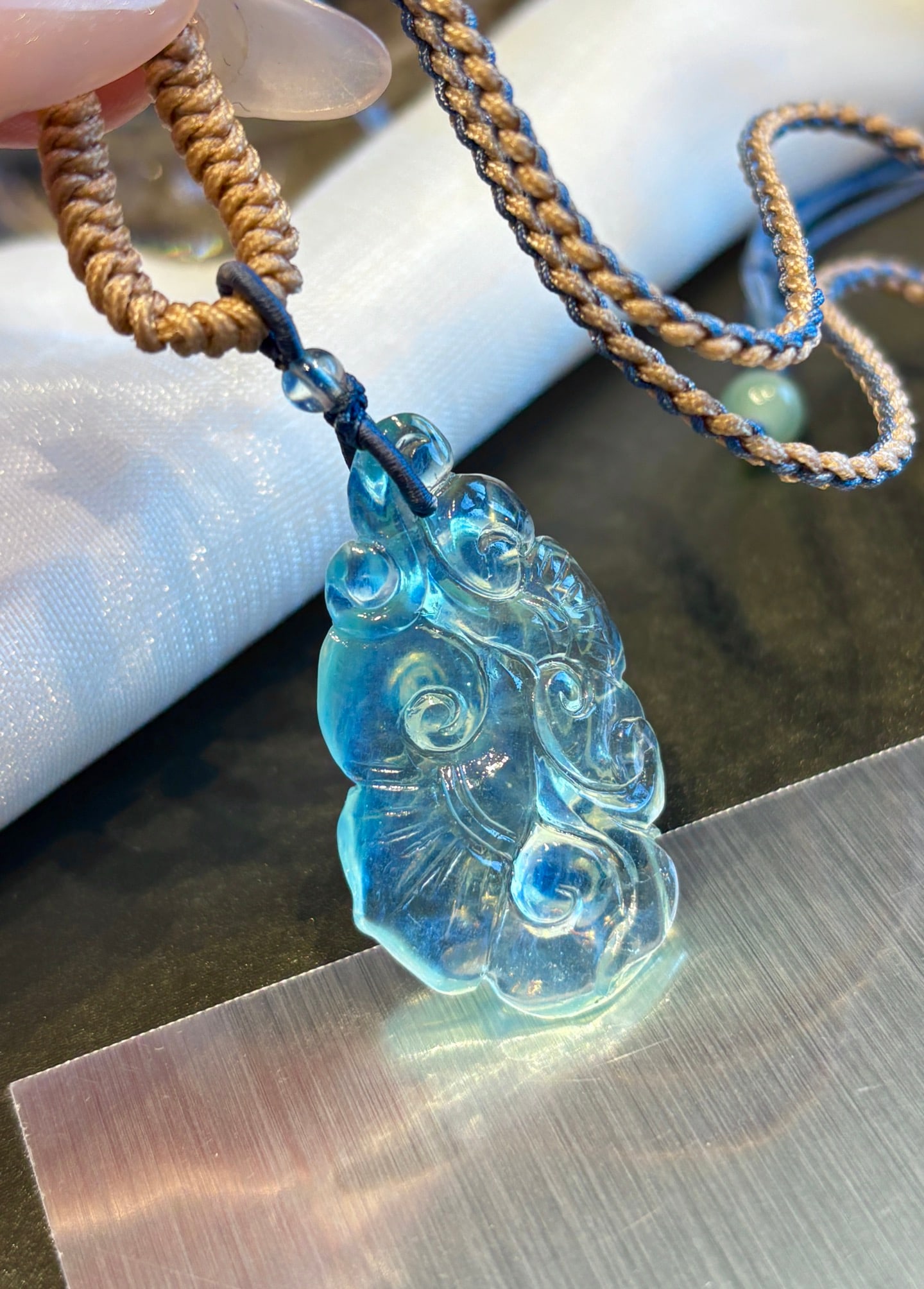 An Exquisite Aquamarine Pendant: An Exquisite Aquamarine Pendant,Size:35mmx20mmx7.3mm,Total Weight:6.7g 海蓝宝吊坠