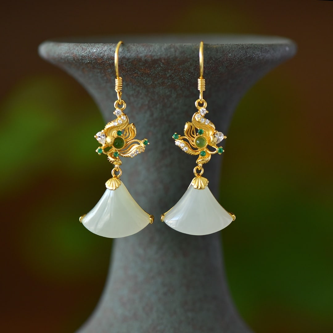 A Pair of Exquisite Sterling Silver-Gold Plated Inlaid White Jade Earrings: A Pair of Exquisite Sterling Silver-Gold Plated Inlaid White Jade Earrings,Size:12mmx16mm 一对纯银镀金镶白玉耳环
