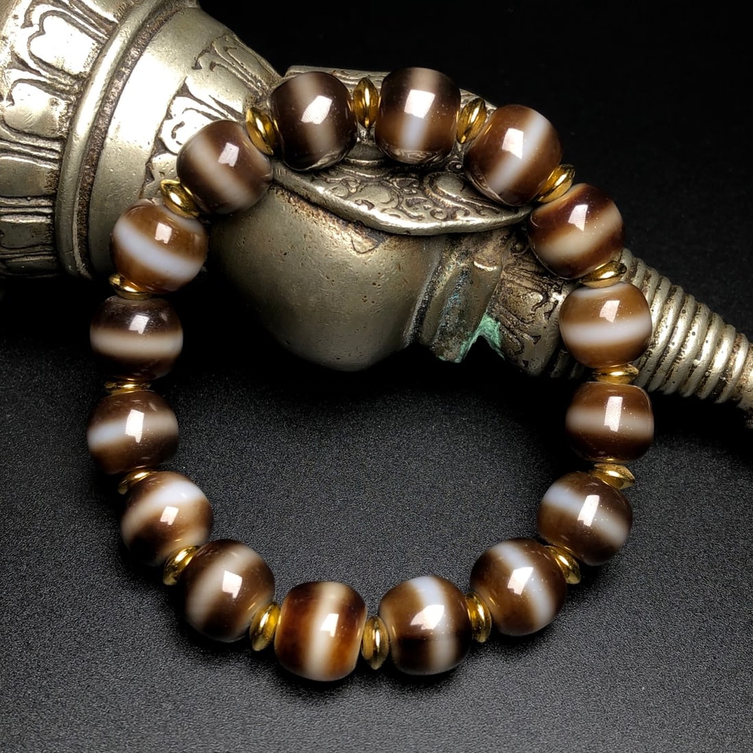 An Exquisite Agate Bracelets - 2