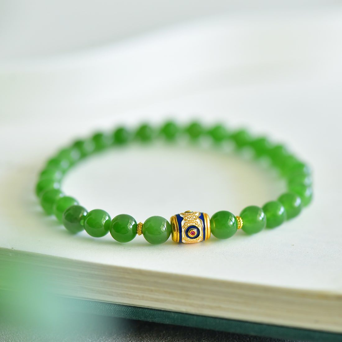 An Exquisite Jasper Bracelets - 2