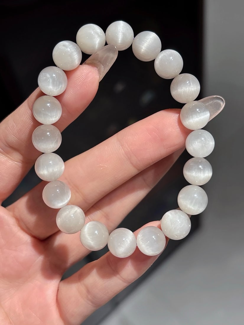 An Exquisite Crystal Bracelets: An Exquisite Crystal Bracelets,Size:9.3mm,Weight:24.3g 水晶手串