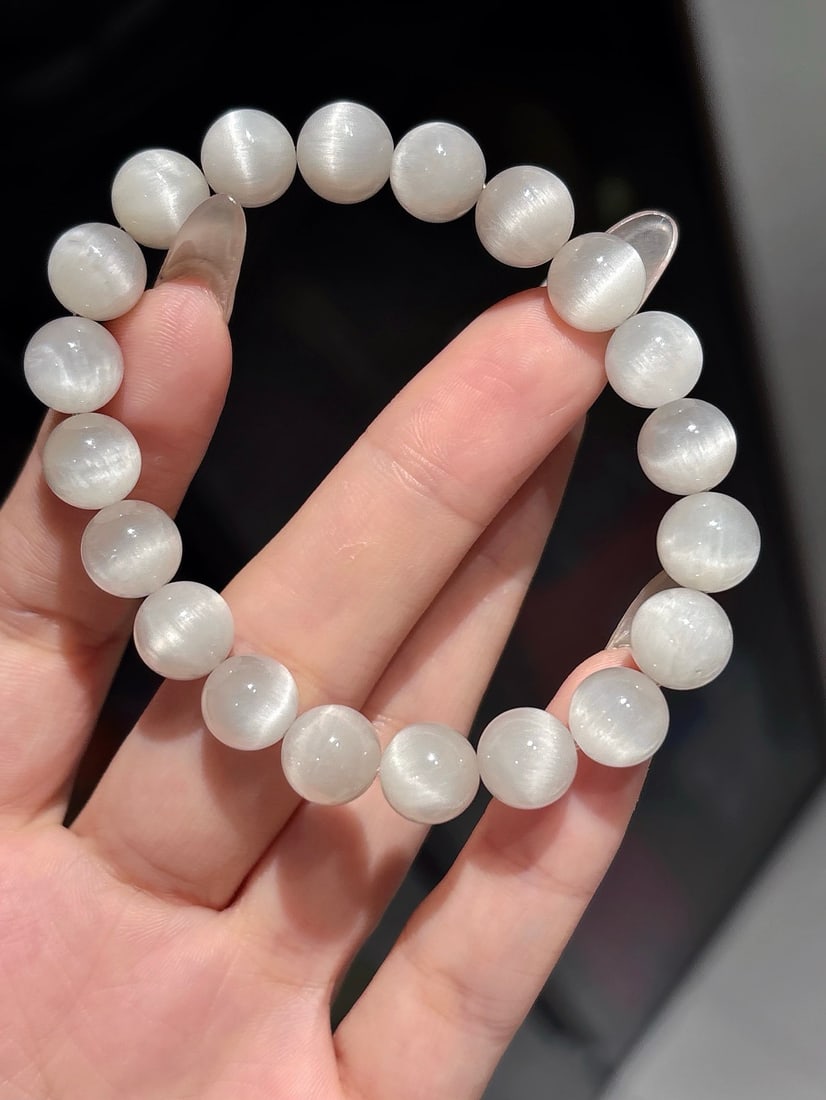 An Exquisite Crystal Bracelets - 2