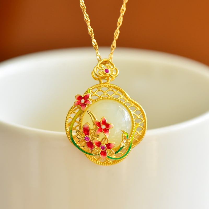 An Exquisite Sterling Silver-Gold Plated Inlaid White Jade Enamel Pendant: An Exquisite Sterling Silver-Gold Plated Inlaid White Jade Enamel Pendant,Size:14mmx14mm 纯银镀金镶白玉珐琅吊坠