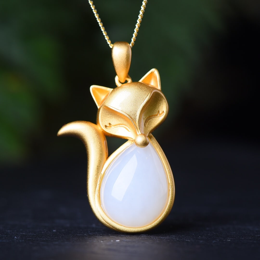 An Exquisite Sterling Silver-Gold Plated Inlaid White Jade Pendant: An Exquisite Sterling Silver-Gold Plated Inlaid White Jade Pendant,Size:12mmx18mm 纯银镀金镶白玉吊坠