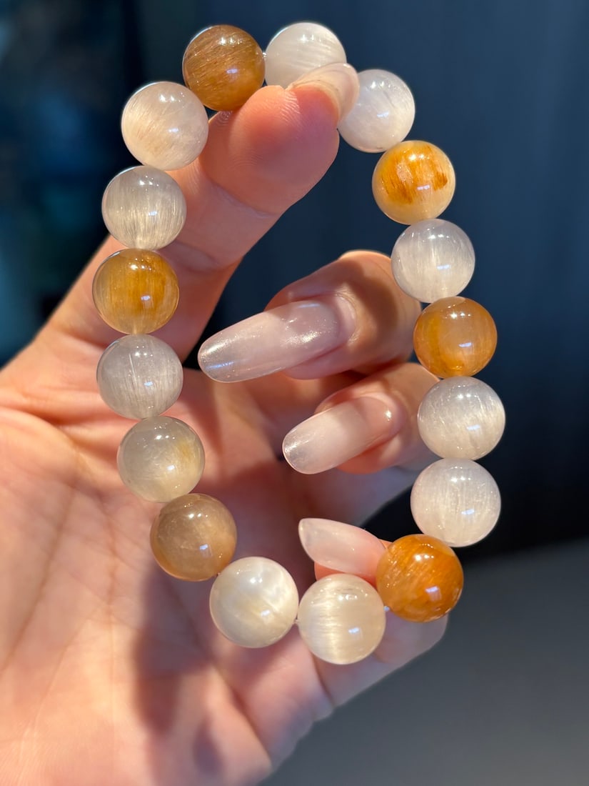 An Exquisite Crystal Bracelets - 2