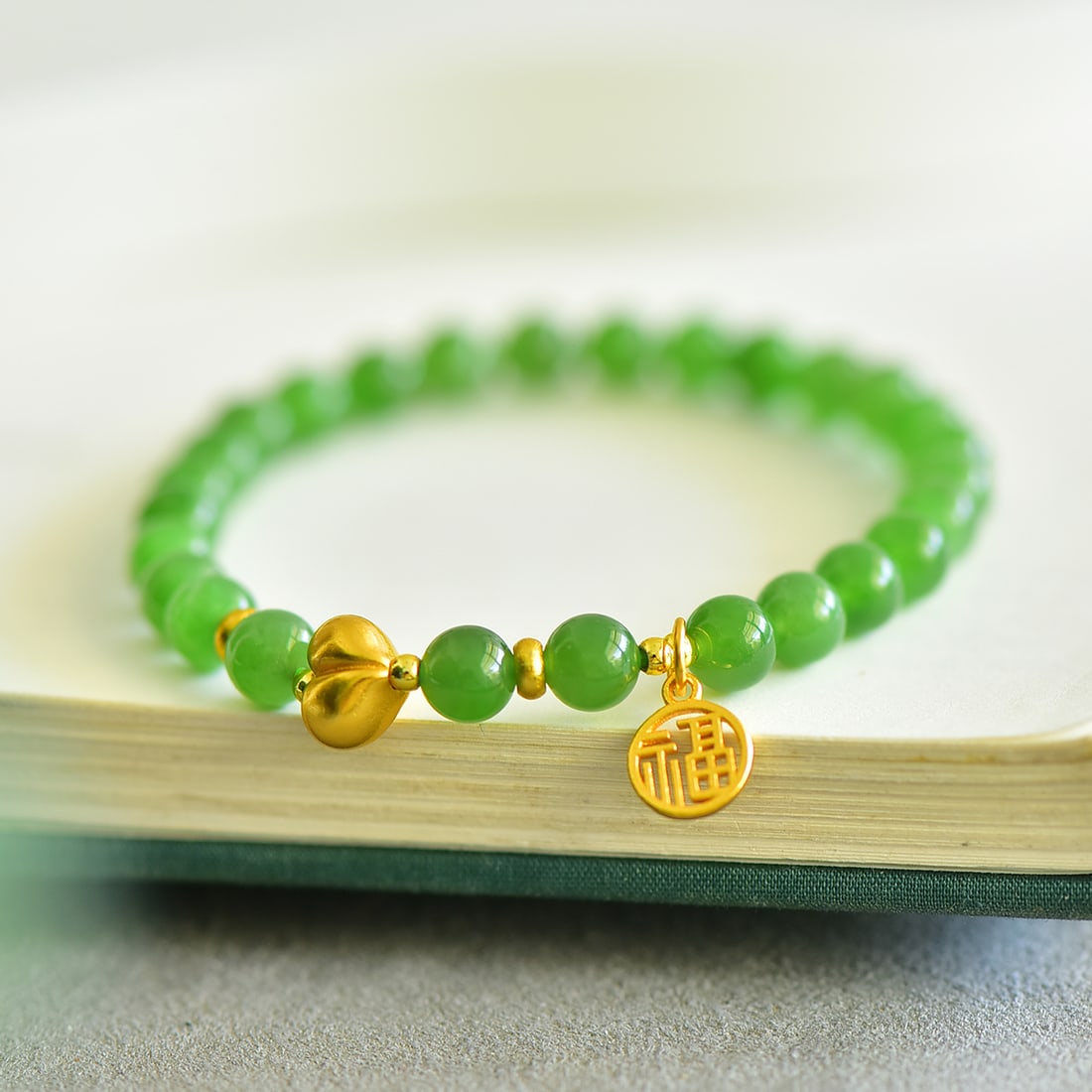 An Exquisite Jasper Bracelets - 2