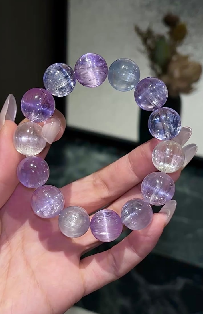 An Exquisite Crystal Bracelets - 2