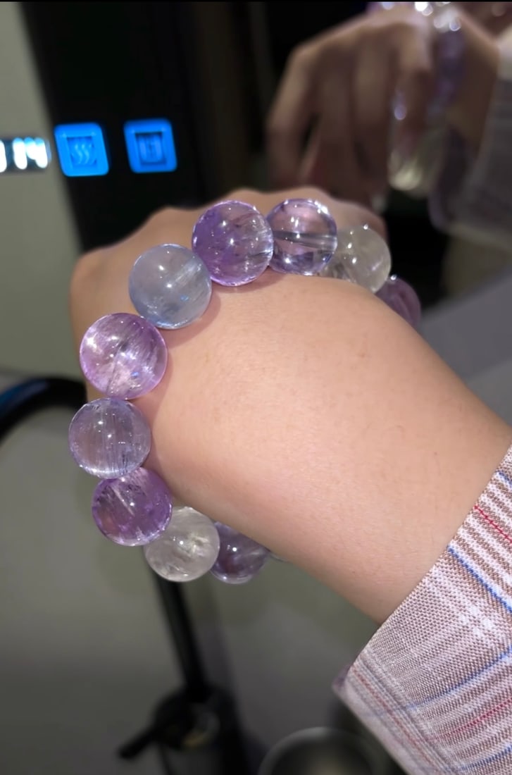 An Exquisite Crystal Bracelets - 3