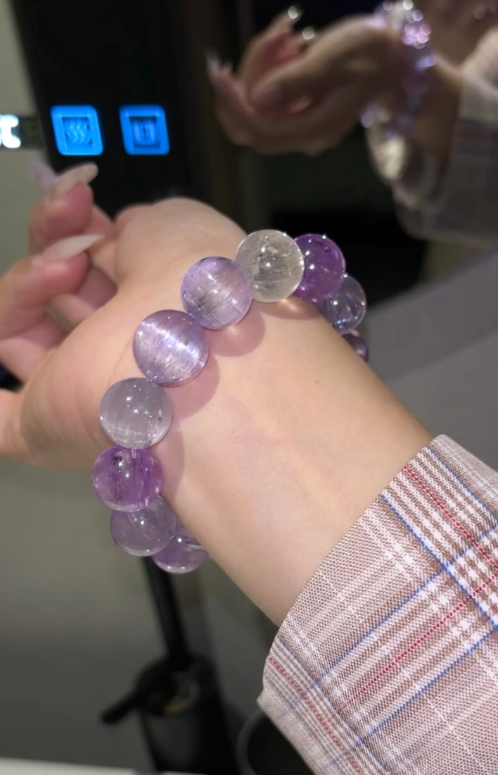 An Exquisite Crystal Bracelets - 4