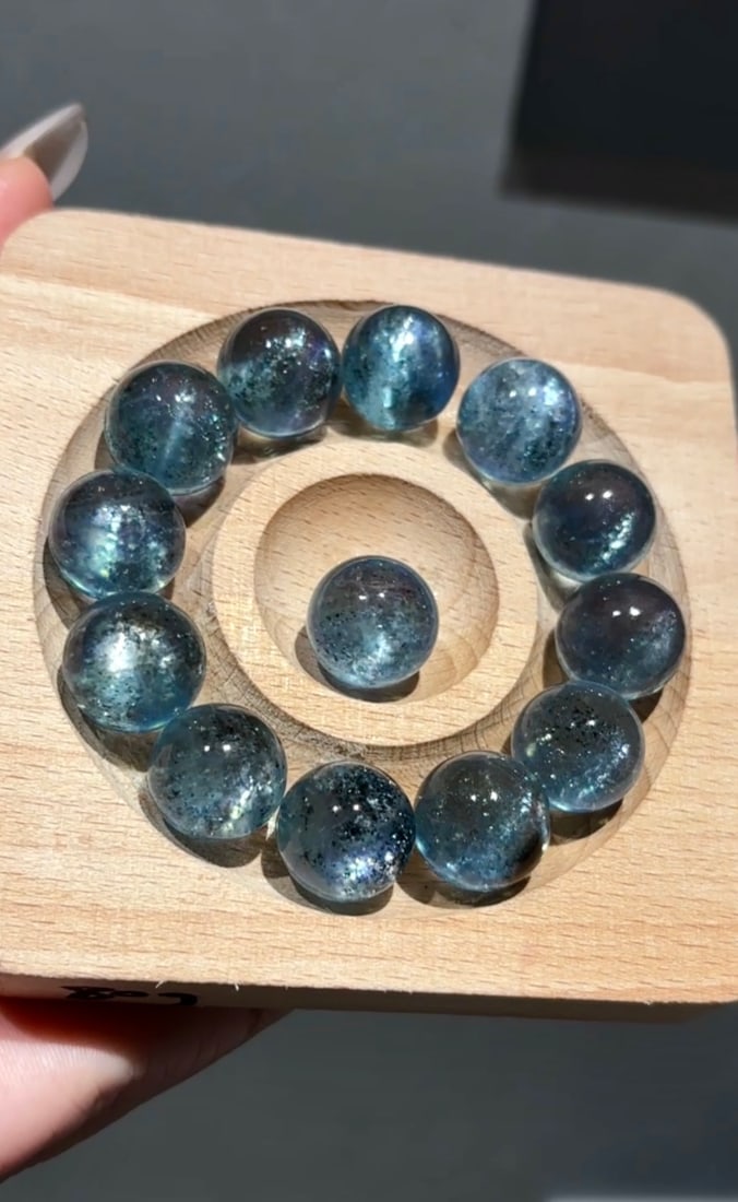 An Exquisite Aquamarine Bracelets: An Exquisite Aquamarine Bracelets,Size:15.2mm,Weight:66.5g 海蓝宝手串