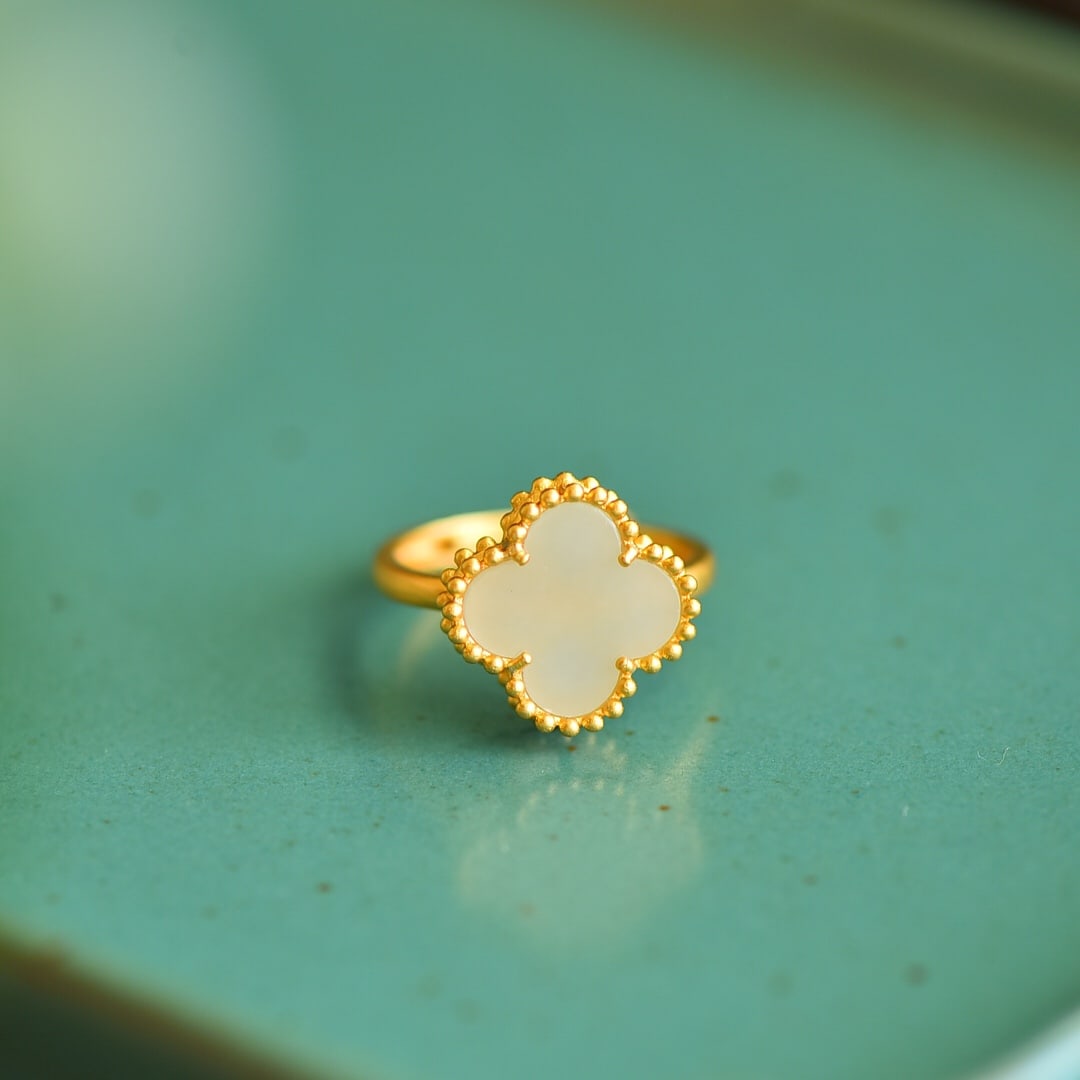 An Exquisite Sterling Silver-Gold Plated Inlaid White Jade Ring: An Exquisite Sterling Silver-Gold Plated Inlaid White Jade Ring 纯银镀金镶白玉戒指