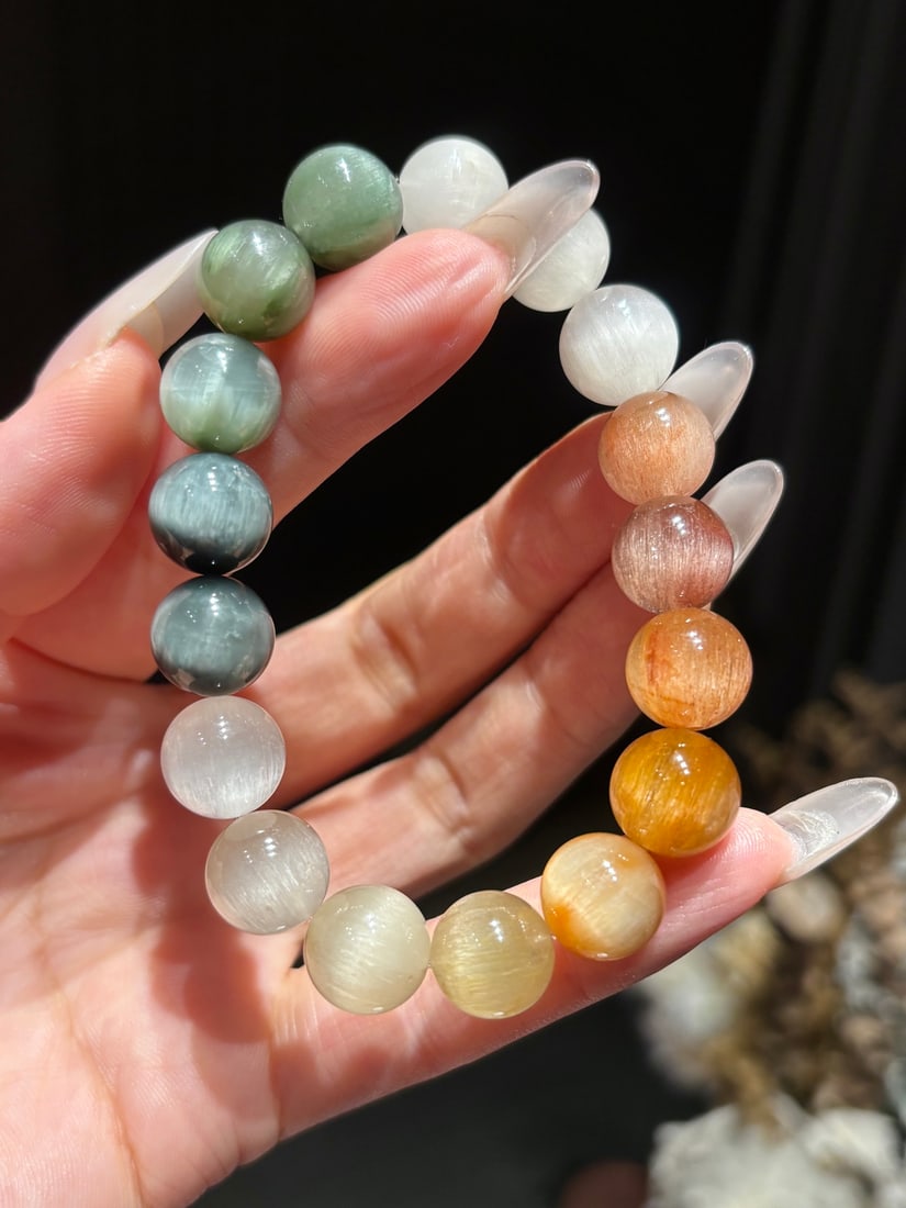 An Exquisite Crystal Bracelets - 2