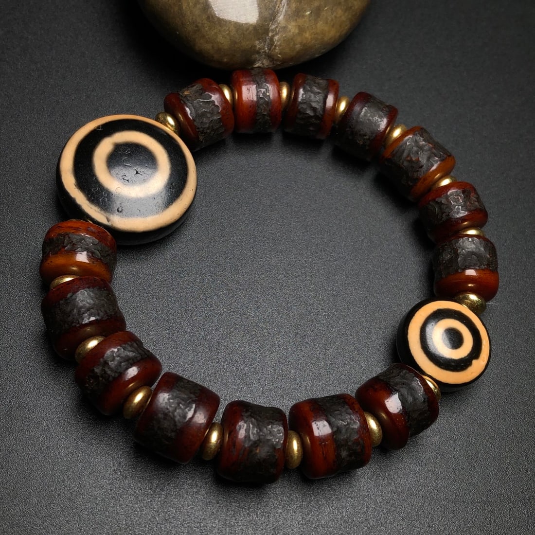 An Exquisite Dzi Bead Bracelets - 9