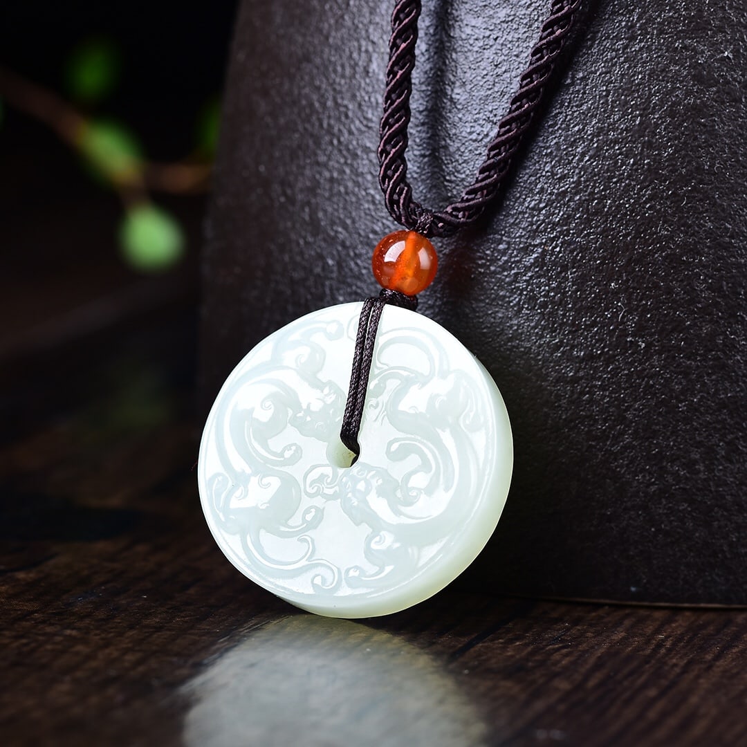 An Exquisite White Jade Dragon Pattern Pendant - 2