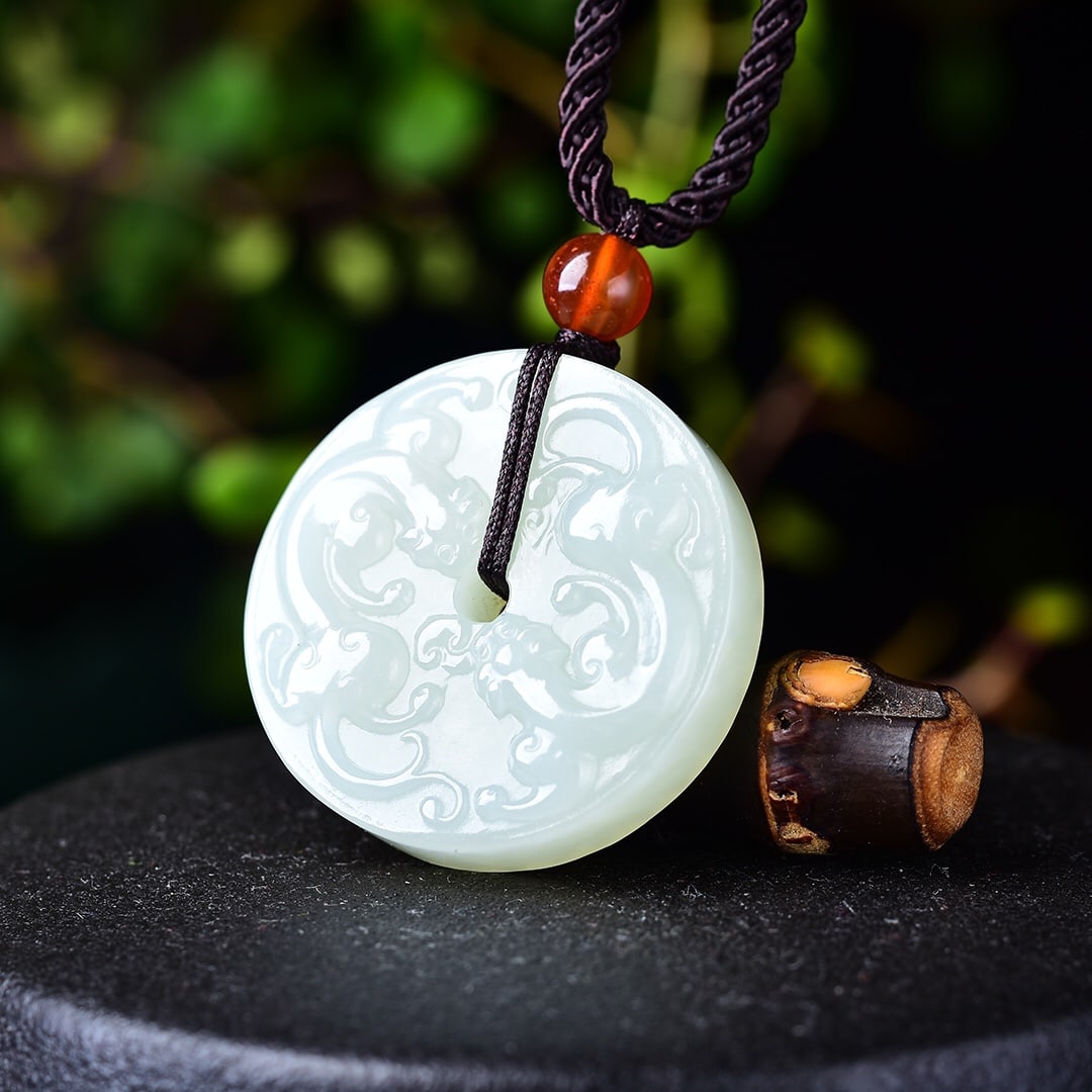 An Exquisite White Jade Dragon Pattern Pendant - 4