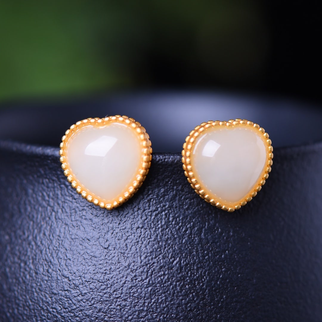 A Pair of Exquisite Sterling Silver-Gold Plated Inlaid White Jade Earrings: A Pair of Exquisite Sterling Silver-Gold Plated Inlaid White Jade Earrings,Size:10mmx10mm 一对纯银镀金镶白玉耳环