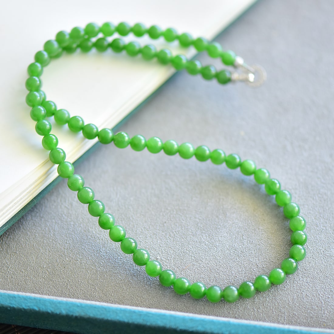 An Exquisite Jasper Necklace - 2