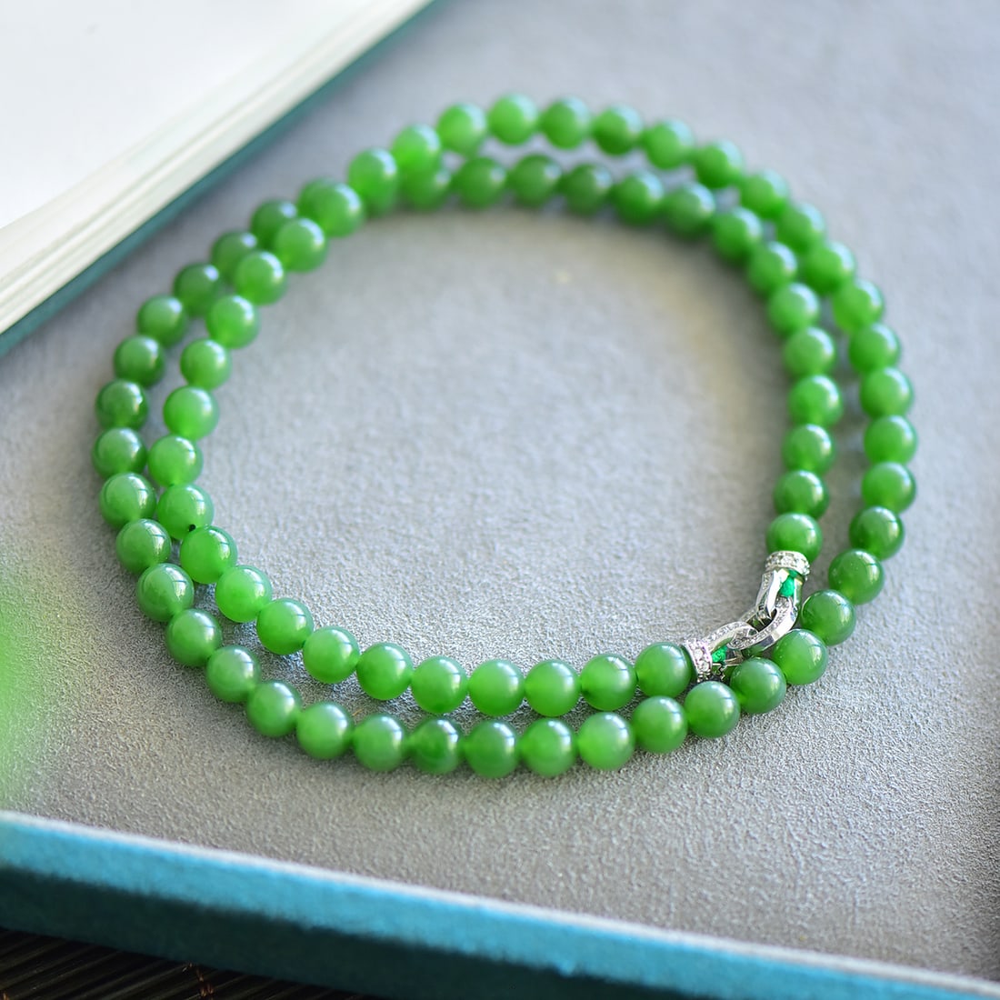 An Exquisite Jasper Necklace - 4