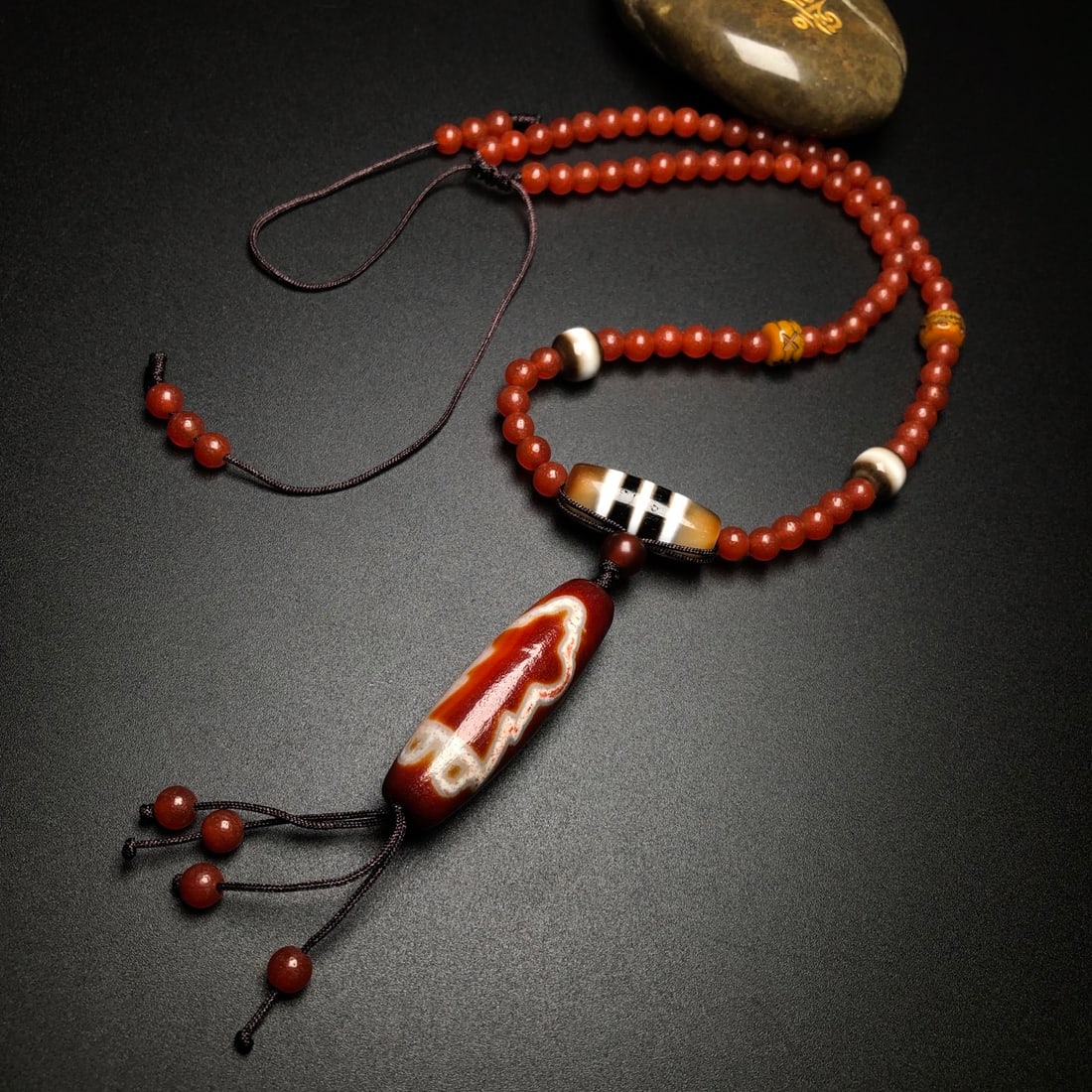 An Exquisite Agate Necklace - 2