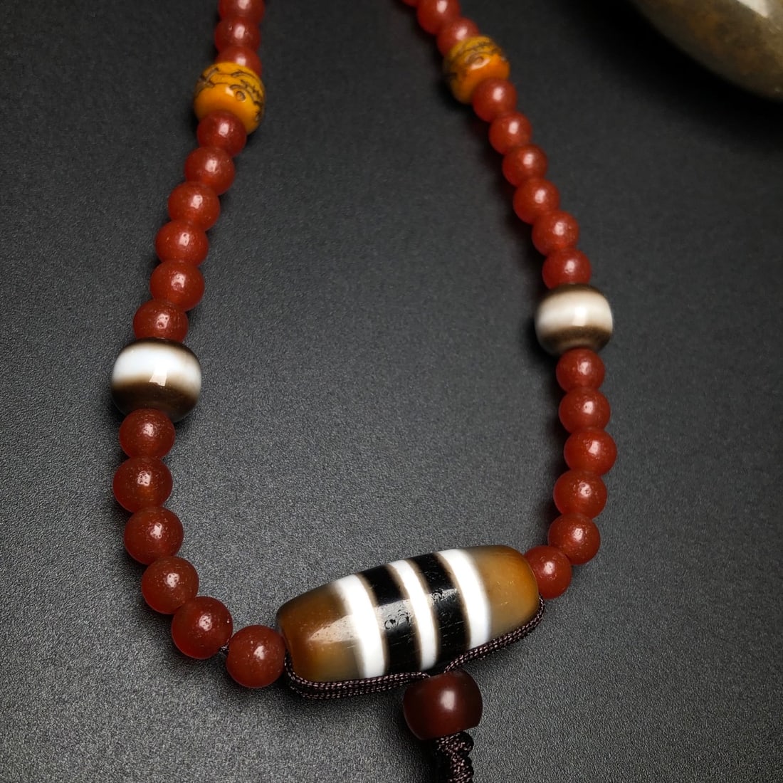 An Exquisite Agate Necklace - 5