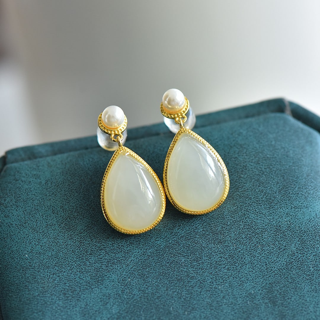A Pair of Exquisite Sterling Silver-Gold Plated Inlaid White Jade Earrings,Inlaid Pearls: A Pair of Exquisite Sterling Silver-Gold Plated Inlaid White Jade Earrings,Inlaid Pearls,Size:10mmx14mm 