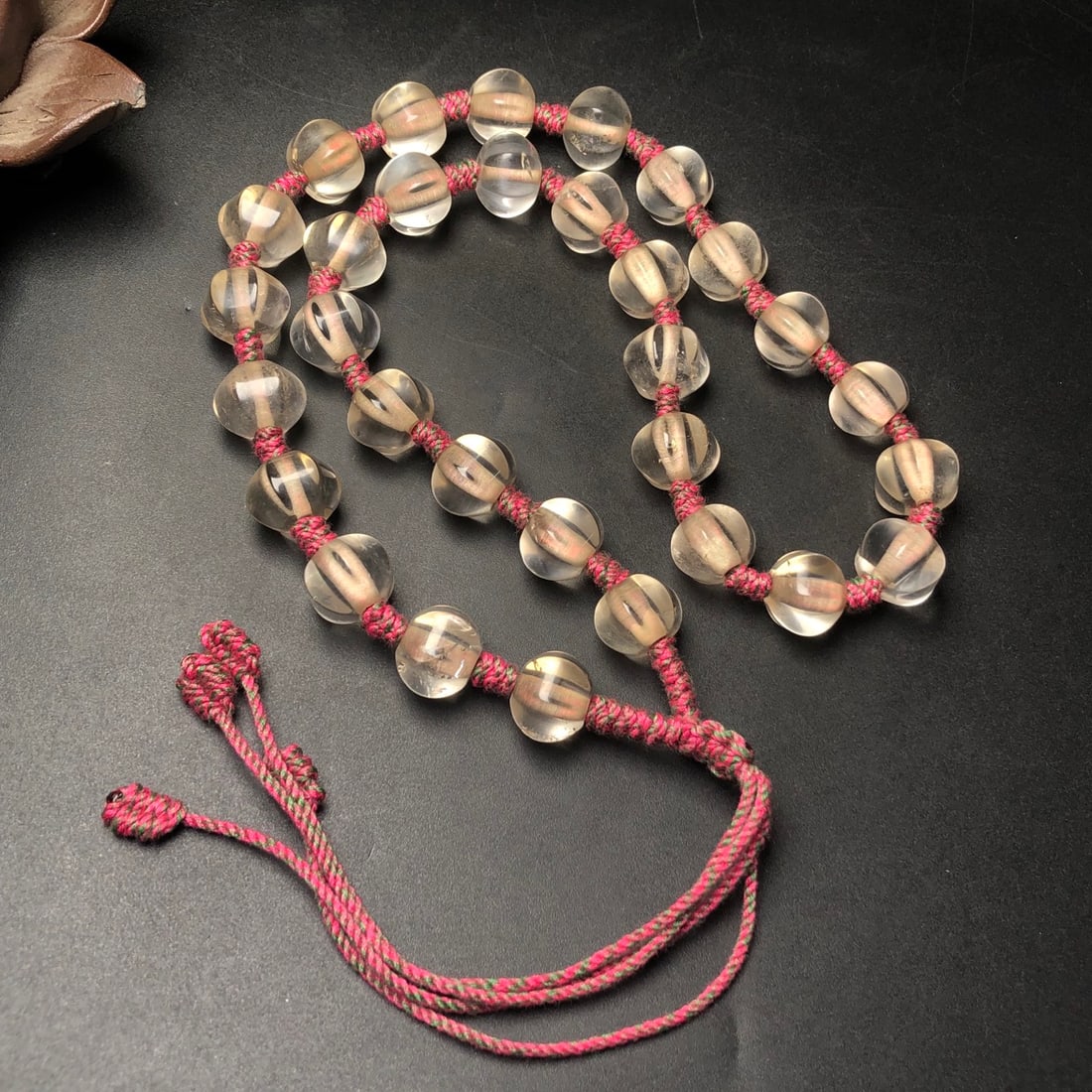 An Exquisite Crystal Necklace - 3