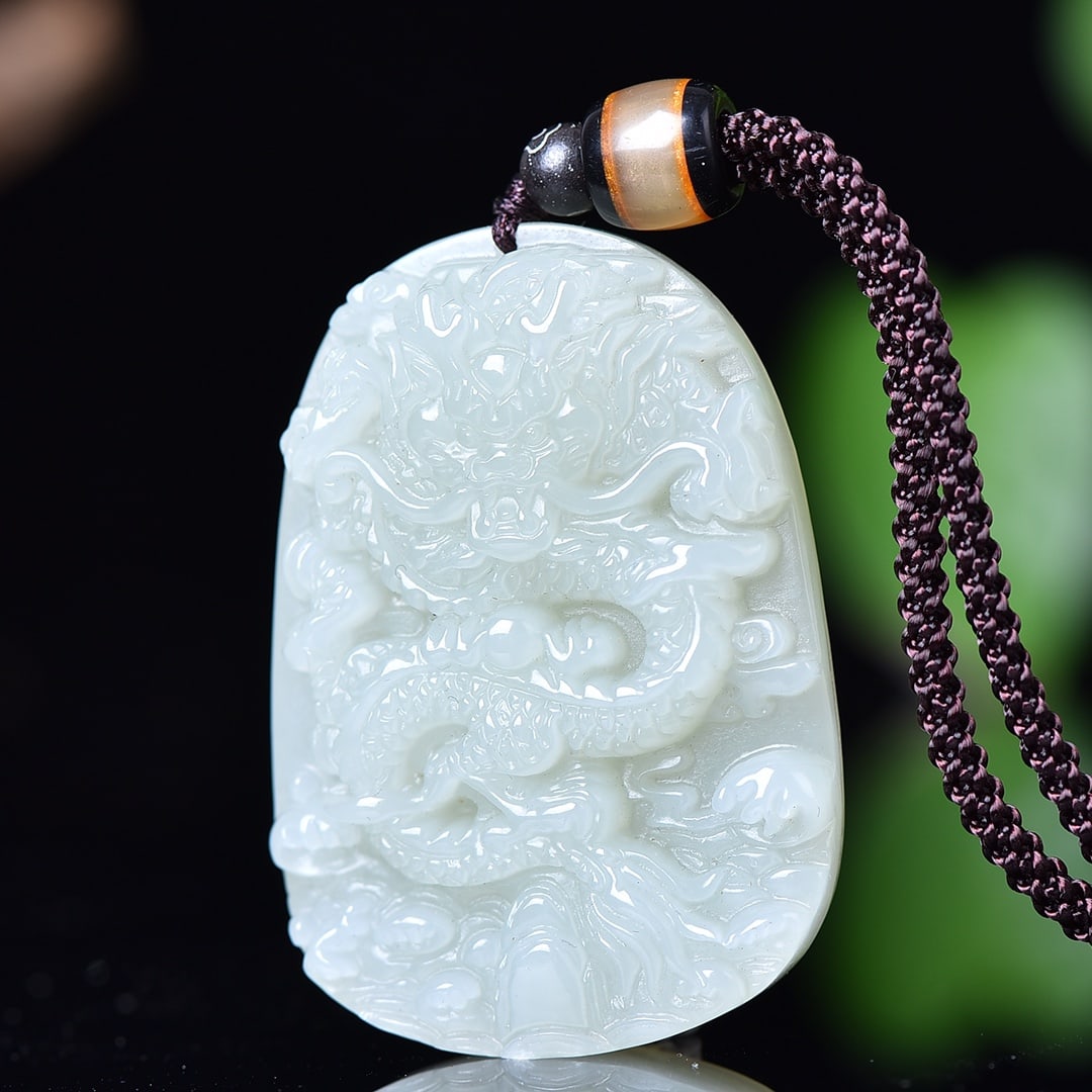 An Exquisite White Jade Dragon Pattern Pendant - 2