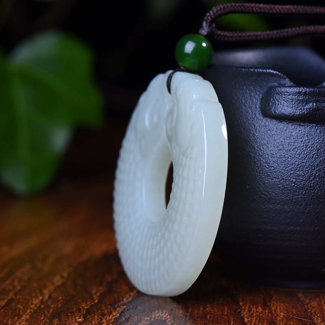 An Exquisite White Jade Dragon Pattern Pendant - 4