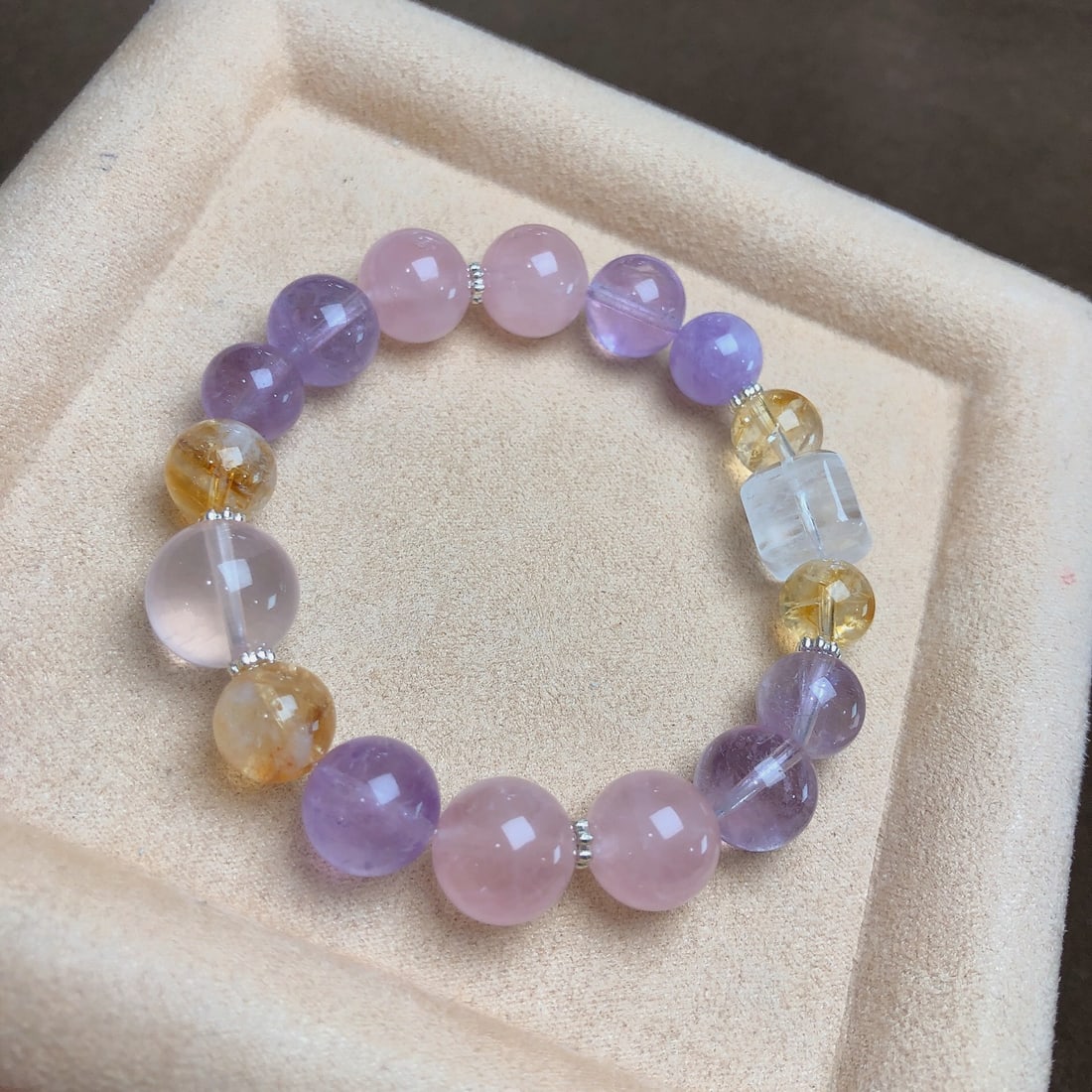 An Exquisite Crystal Bracelets - 8