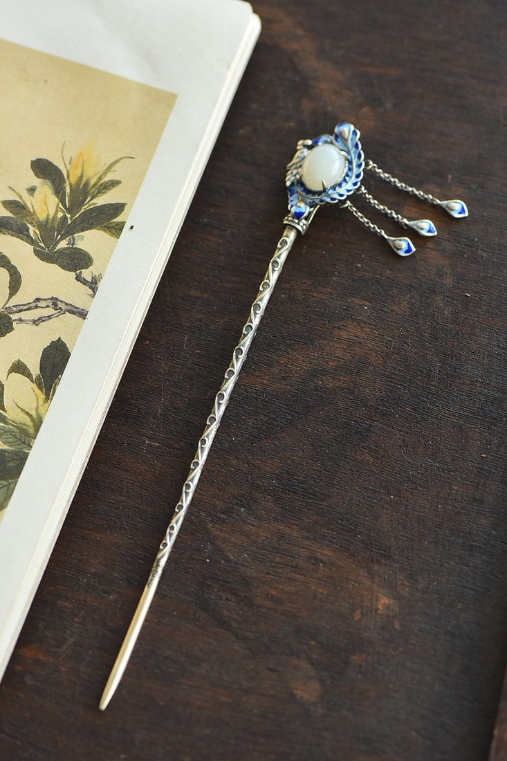 An Exquisite Sterling Silver Inlaid White Jade Hairpin: An Exquisite Sterling Silver Inlaid White Jade Hairpin,Size:10mmx12mm 纯银镶白玉发簪