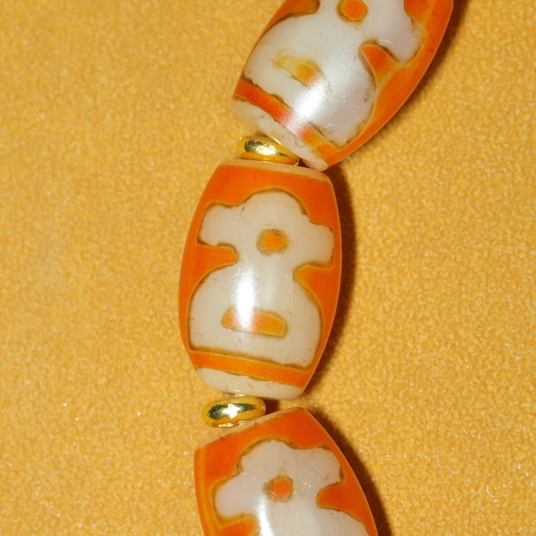 An Exquisite Dzi Bead Bracelets - 7