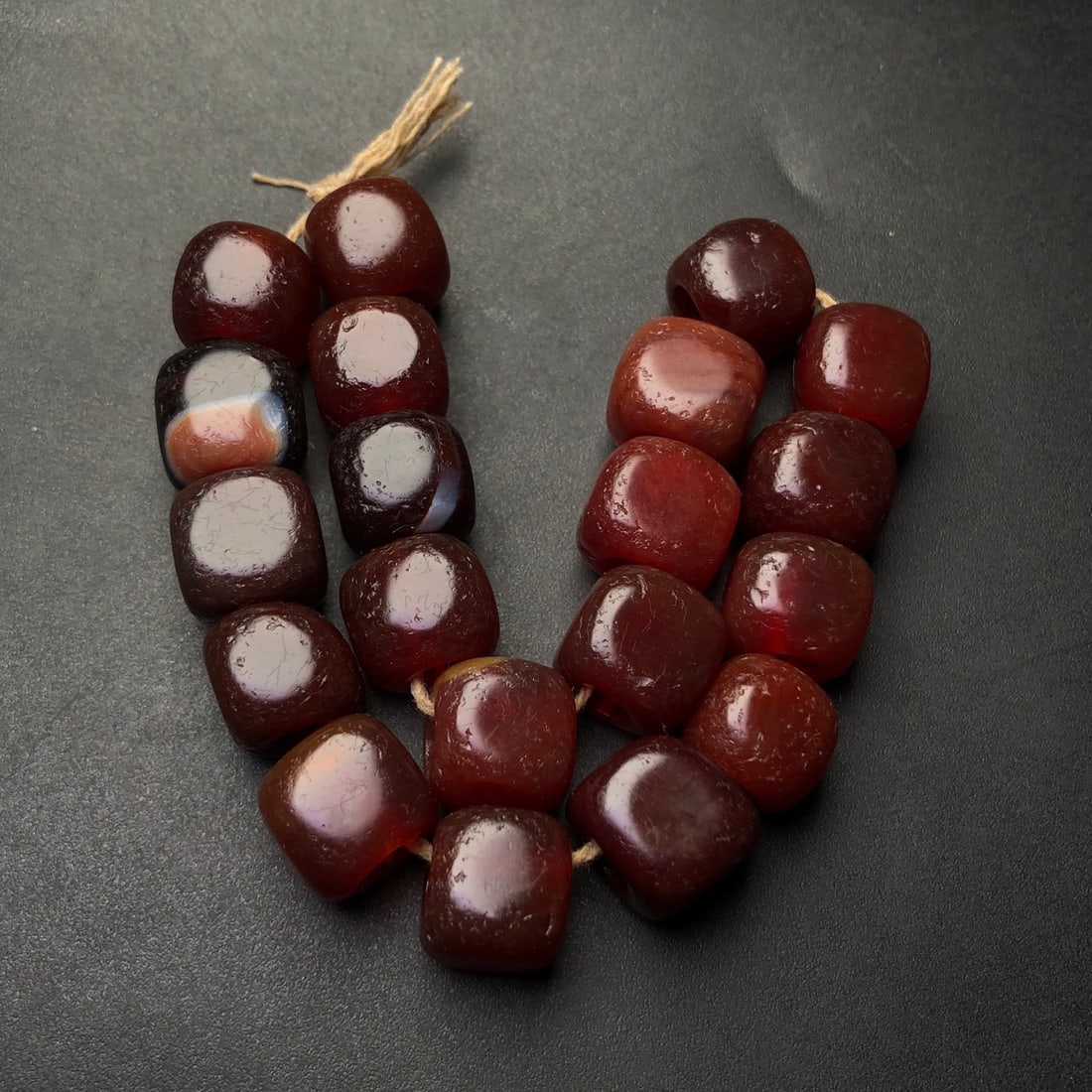 An Exquisite Agate Bracelets - 5