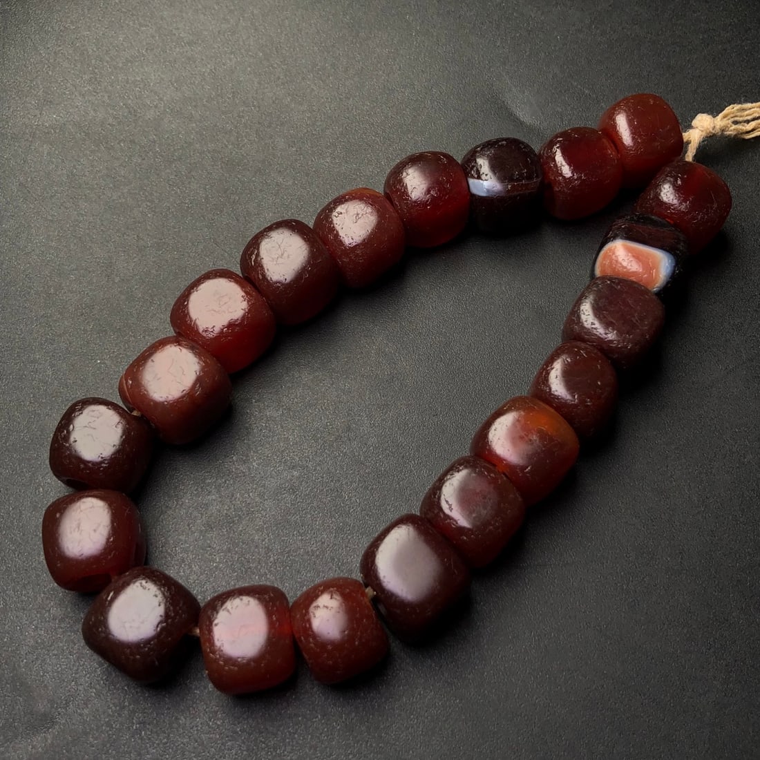 An Exquisite Agate Bracelets - 6
