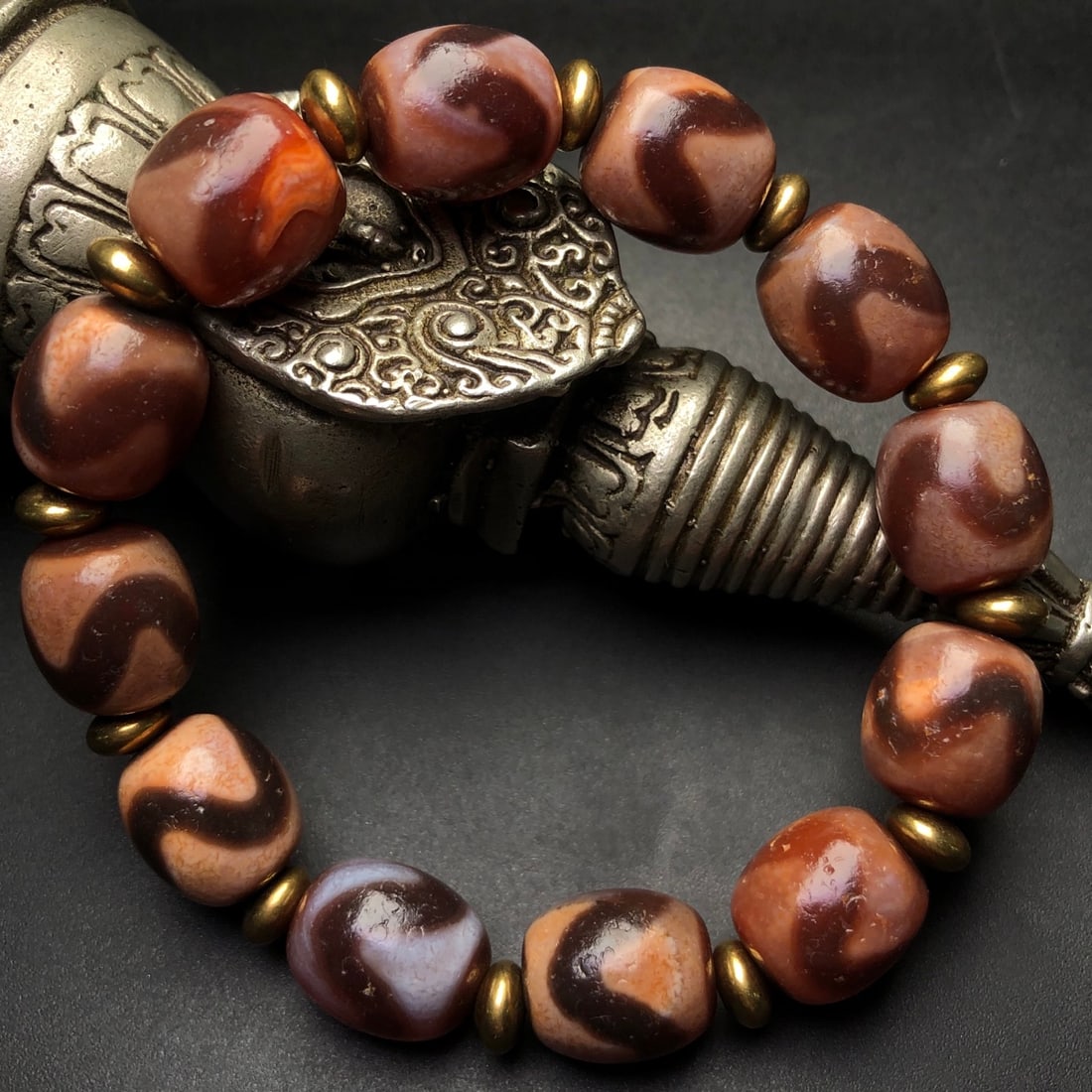 An Exquisite Dzi Bead Bracelets - 5