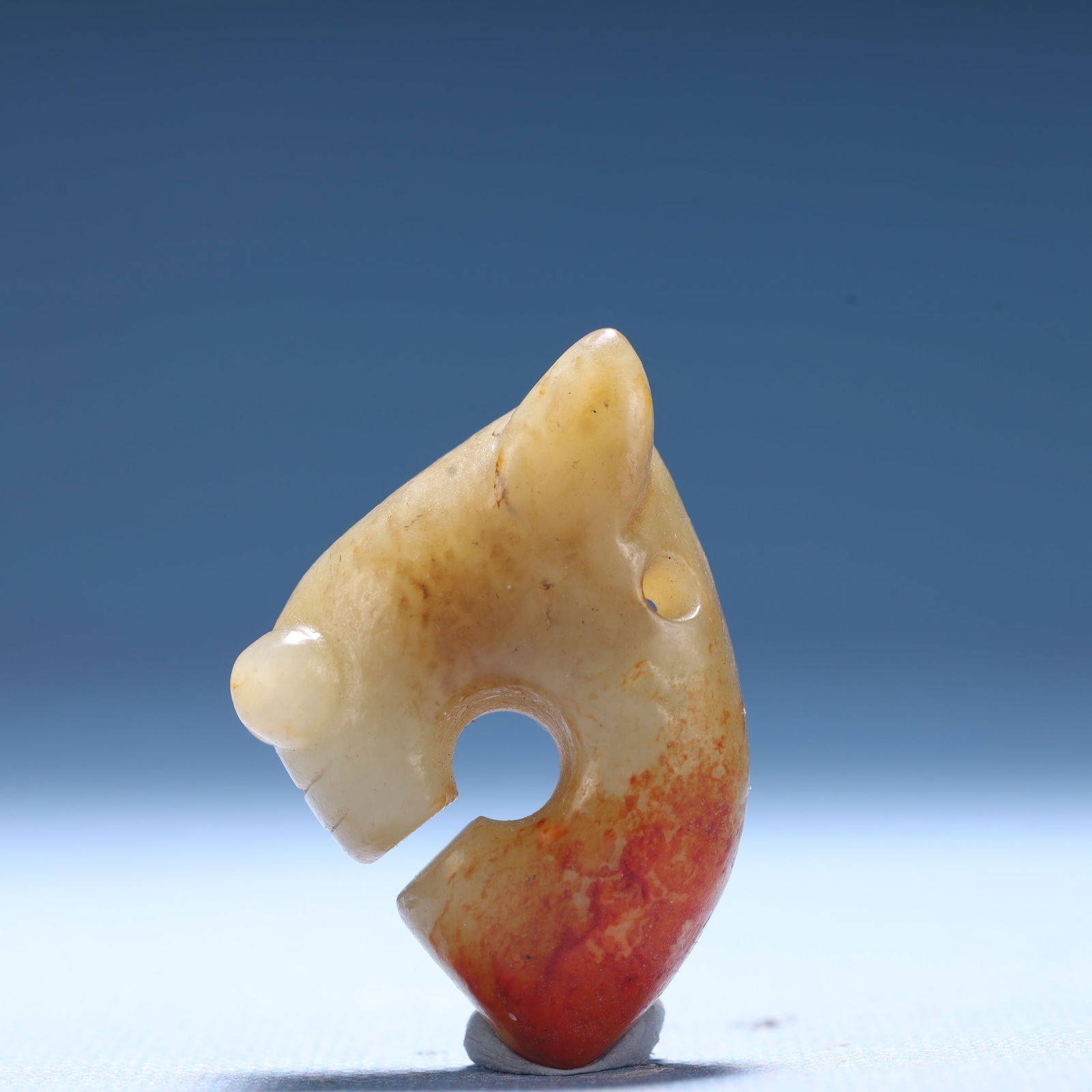 An Archaic Hongshan Culture White Jade Pig and Dragon Pendant: An Archaic Hongshan Culture White Jade Pig and Dragon Pendant,Ancient Time,China,Size:1.1inx0.6inx1.3in,Weight:25.5g 红山文化白玉猪龙挂件,&#