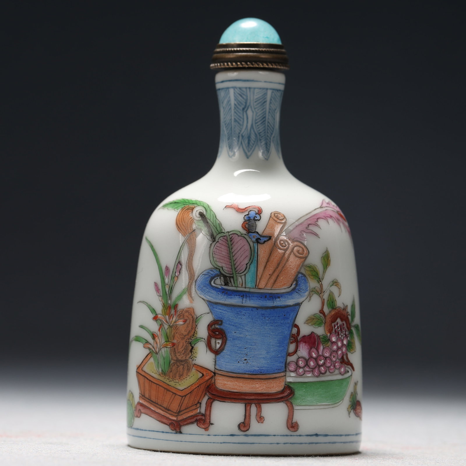 A Fine Enamel Flower Pattern Porcelain Snuff Bottle: A Fine Enamel Flower Pattern Porcelain Snuff Bottle, Qing Dynasty, China, Qianlong Four-character Mark, Size:1.7inx3.3in 瓷胎画珐琅彩文房摆件
