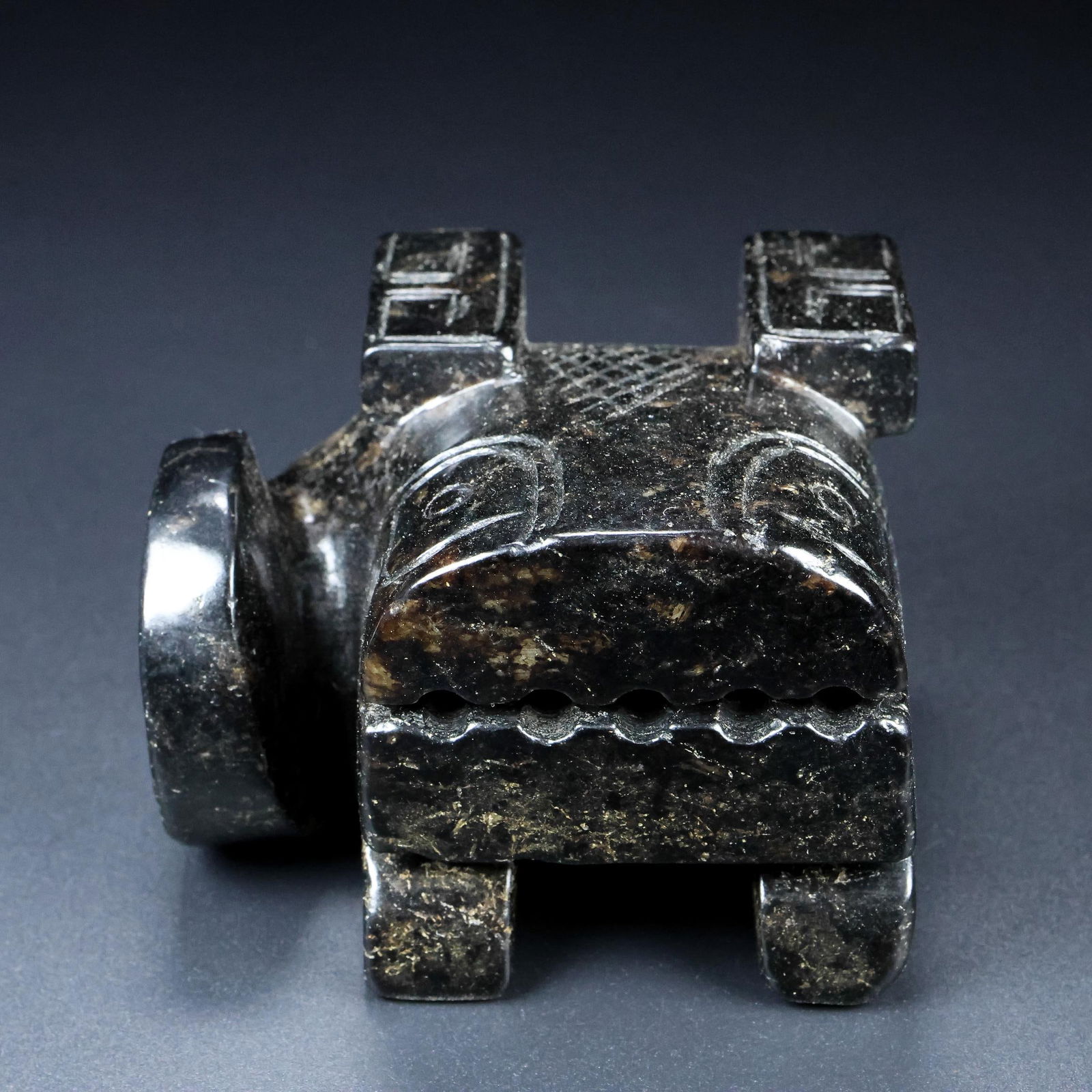 A Exquisite Hotan Jade Dragon Head Handheld Ornament: A Exquisite Hotan Jade Dragon Head Handheld Ornament,Han Dynasty, China 和田玉龙首手把件 ,中国汉代