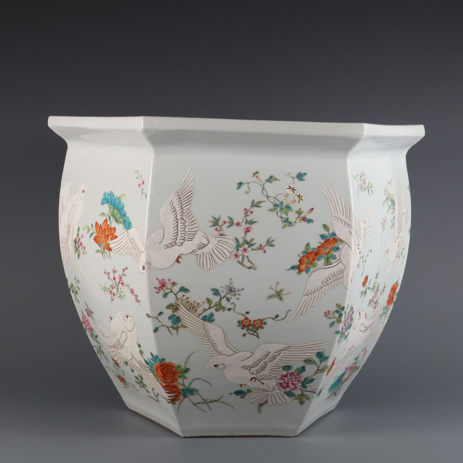 A Rare Famille Rose Flower and Bird Pattern Vat: A Rare Famille Rose Flower and Bird Pattern Vat,Qing Dynasty, China,Qianlong Six-character Mark,Size:13.8inx15.6in 