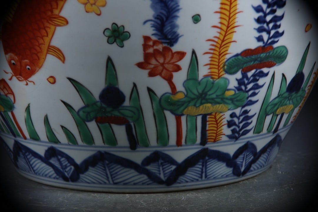 Doucai Fish and Lotus Pattern Jar - 4