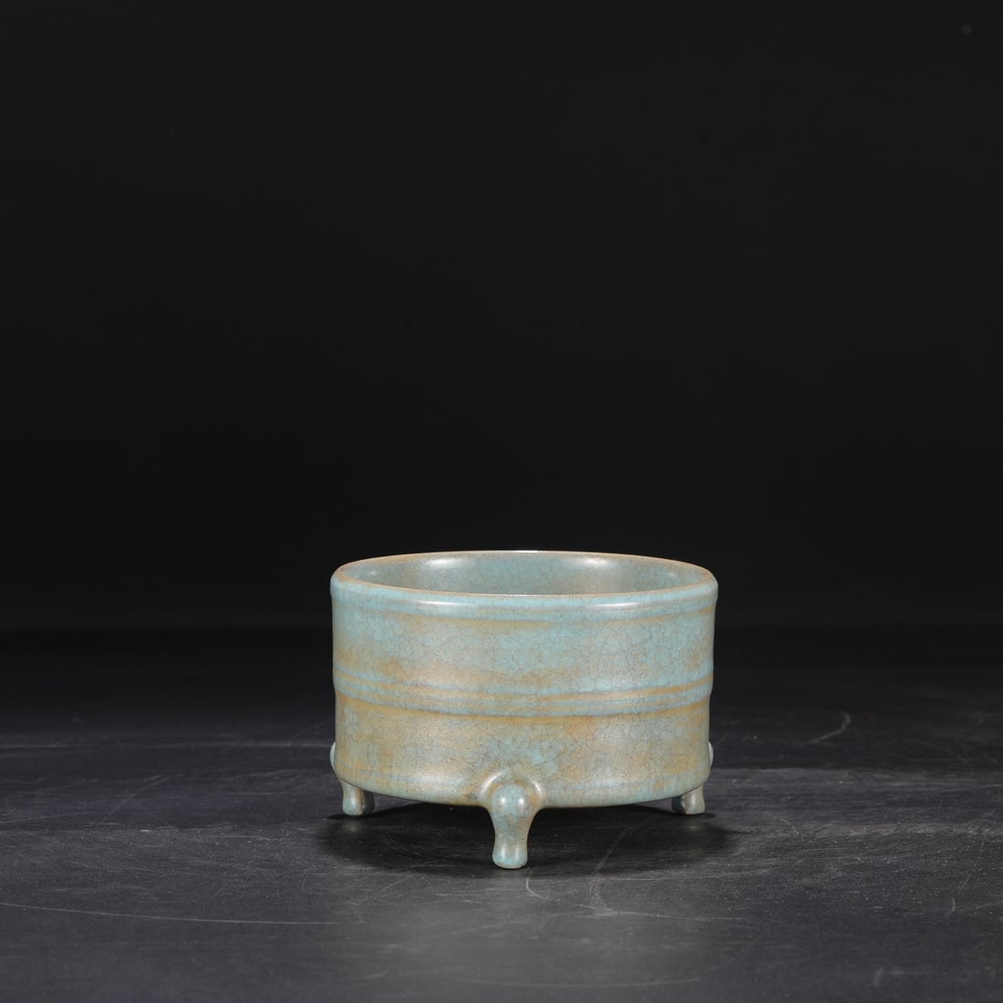 A Exquisite Ru yao Sky Blue Glazed ice Crackle Pattern Tripod Censer (1 of 8)