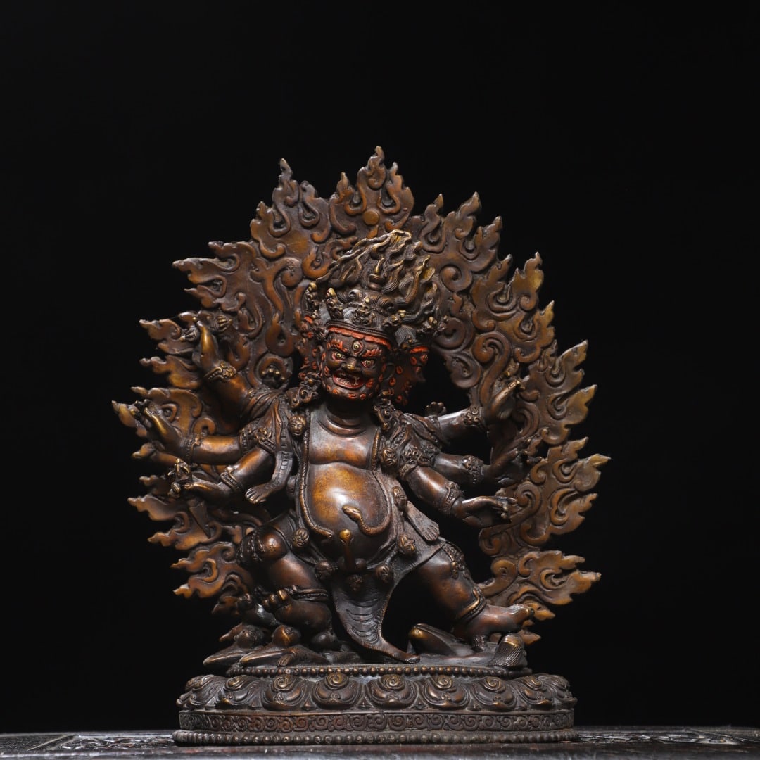 A Exquisite Gilt Bronze Painted Color Buddha Statue Ornament: A Exquisite Gilt Bronze Painted Color Buddha Statue Ornament,Qing Dynasty, China,Size:29x24x4.7in,Weight:2600g 