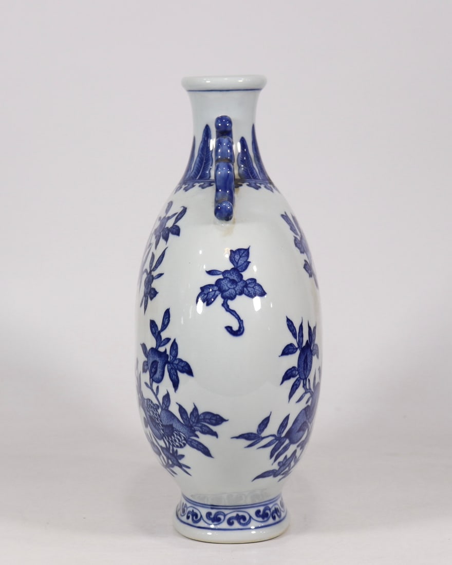A Exquisite Blue and White Flower Pattern Vase - 2
