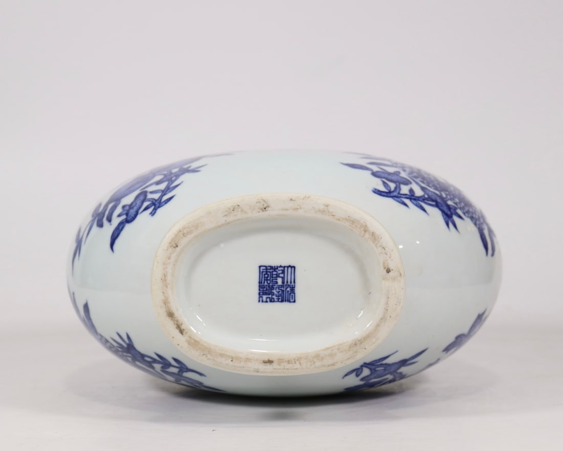 A Exquisite Blue and White Flower Pattern Vase - 9