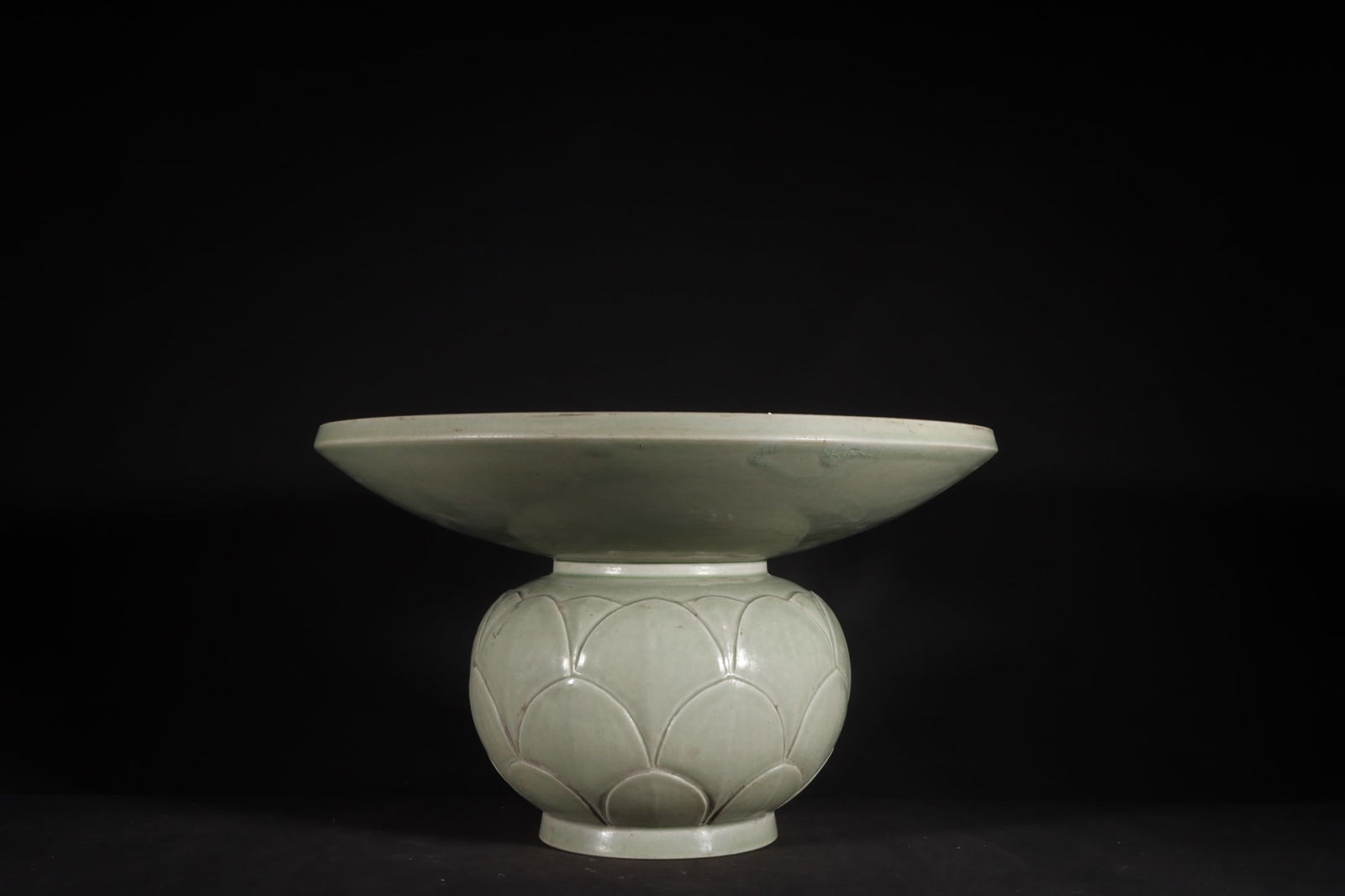 A Exquisite Yue Kiln Celadon Seawater and Dragon Pattern Ornament: A Exquisite Yue Kiln Celadon Seawater and Dragon Pattern Ornament,Five Dynasties Period, China,Size:6.7inx11in 