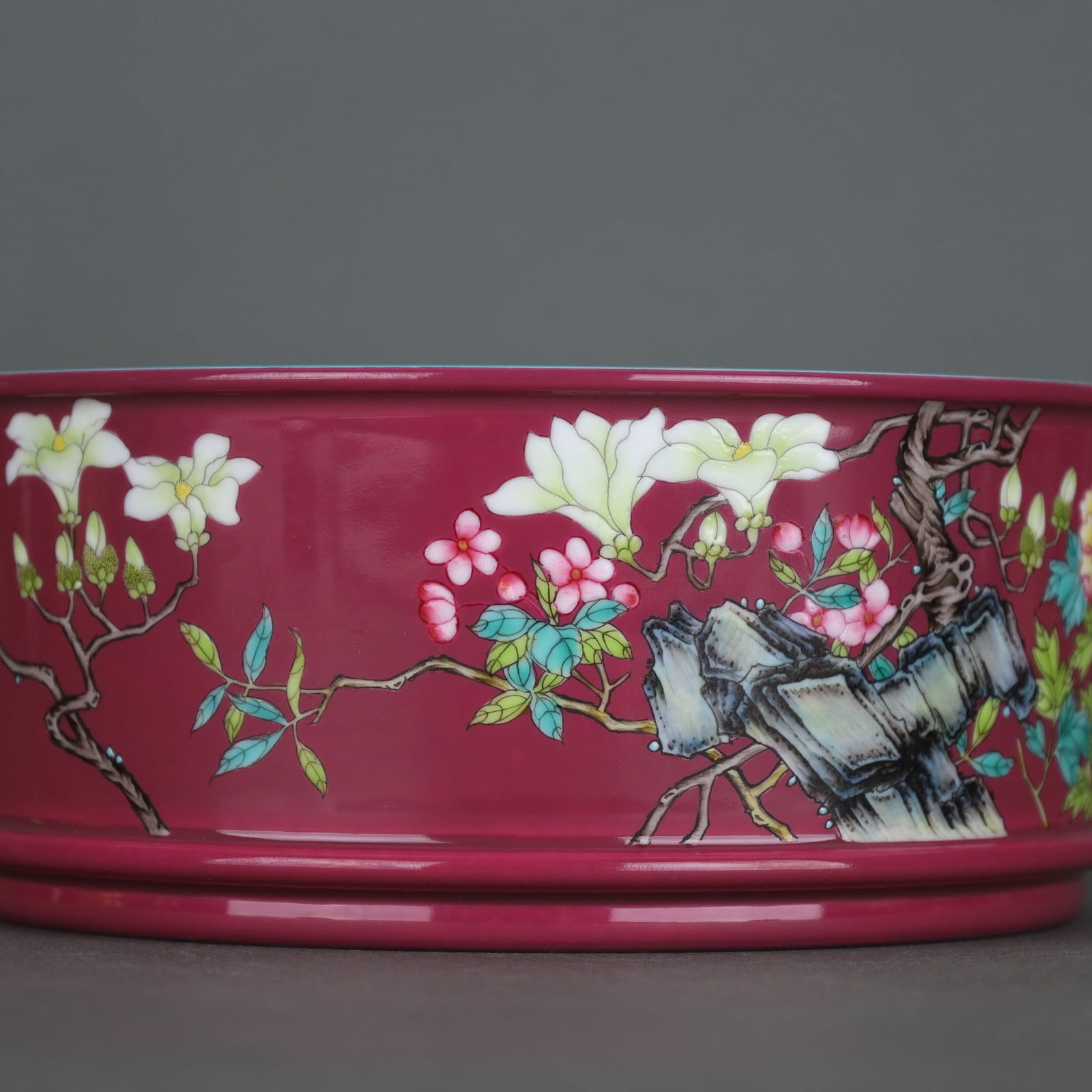 A Exquisite Ruby Red Ground Enamel Flower Pattern Brush Washer - 7