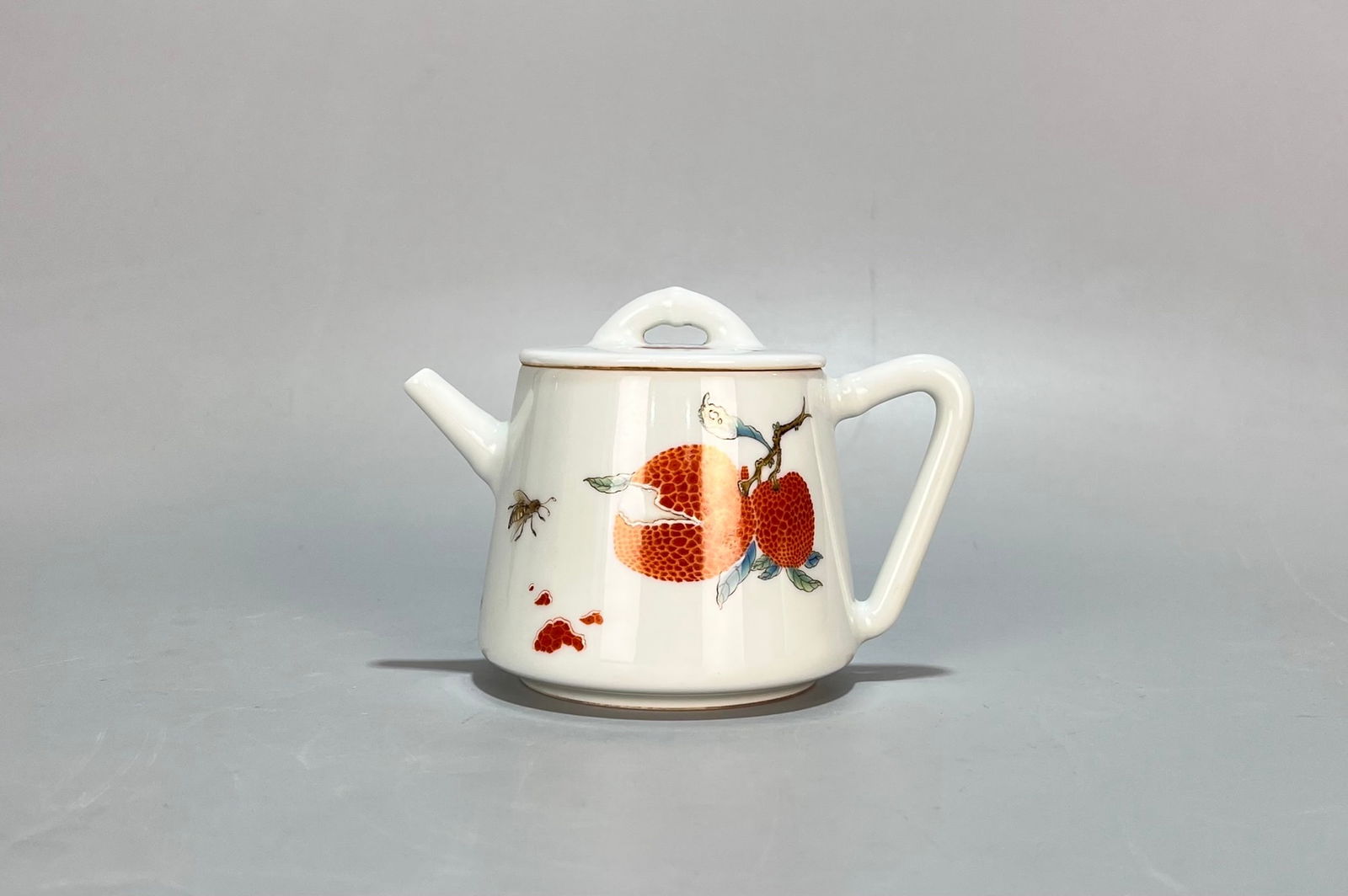 A Exquisite Famille-Rose Flower and Fruit Pattern Ewer (1 of 7)