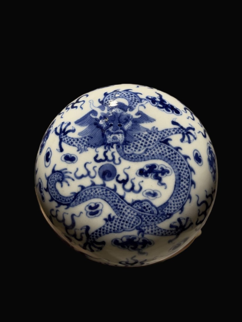 A Exquisite Blue and White Dragon Pattern Hatstand - 5