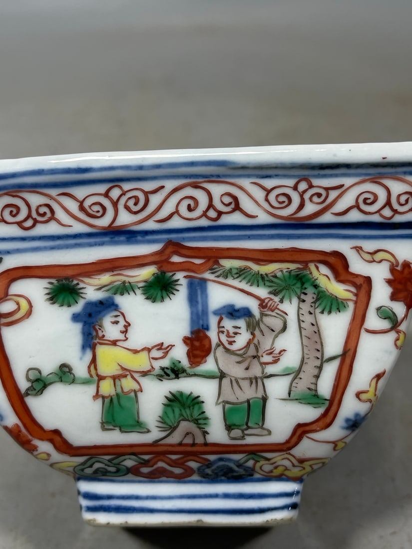 Doucai Figures Pattern Bowl - 8